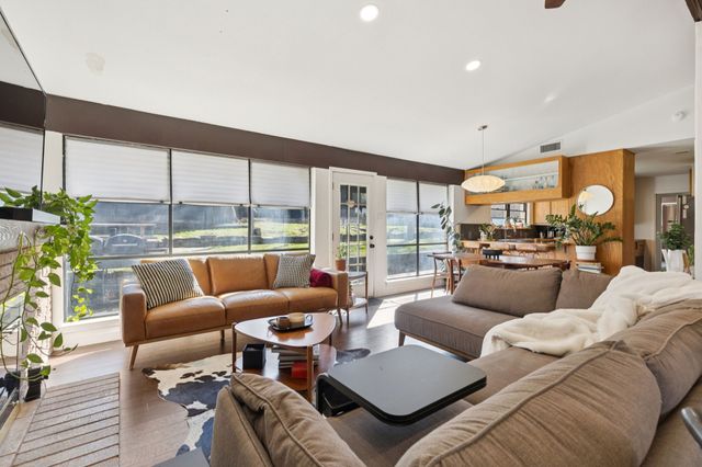 10324 Lake Gardens Drive, Dallas, TX 75218