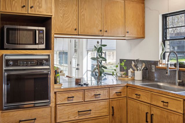 10324 Lake Gardens Drive, Dallas, TX 75218