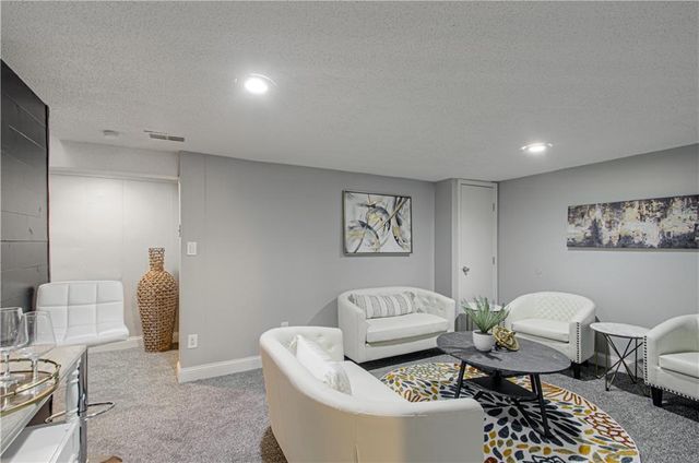 10912 McKinley Avenue, Kansas City, MO 64134