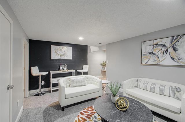 10912 McKinley Avenue, Kansas City, MO 64134