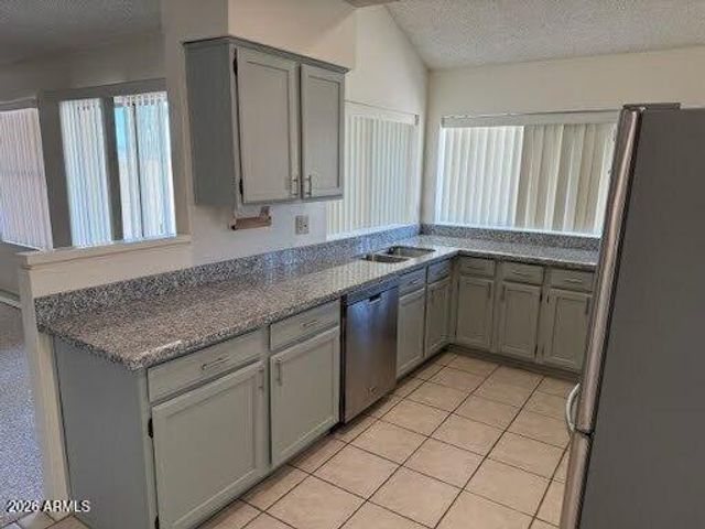 9422 S 43RD Place, Phoenix, AZ 85044