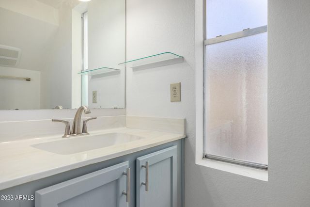 9422 S 43RD Place, Phoenix, AZ 85044