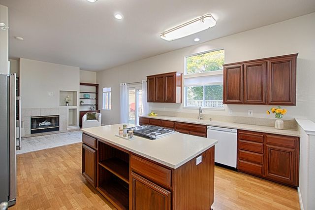 73 Firethorne Way, Watsonville, CA 95076