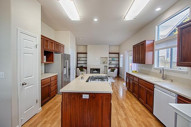 73 Firethorne Way, Watsonville, CA 95076