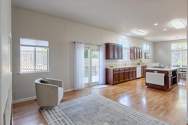 73 Firethorne Way, Watsonville, CA 95076