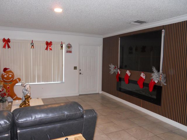 4774 Orleans Court C, West Palm Beach, FL 33415