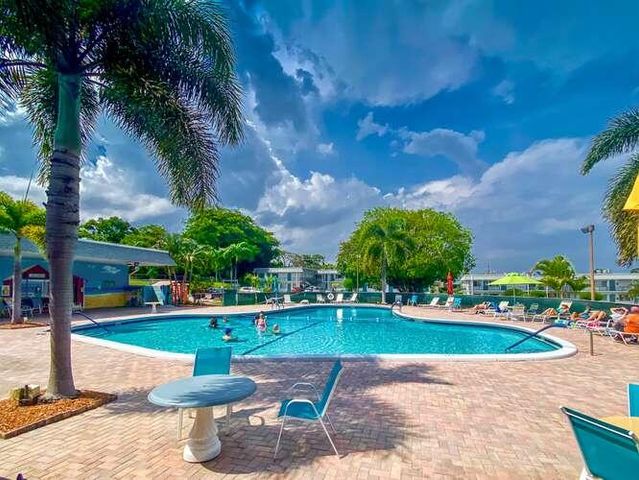 3362 Cynthia Lane 111, Lake Worth Beach, FL 33461