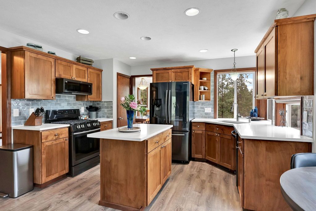 6533 D Lois Way, Nine Mile Falls, WA 99026 photo 5