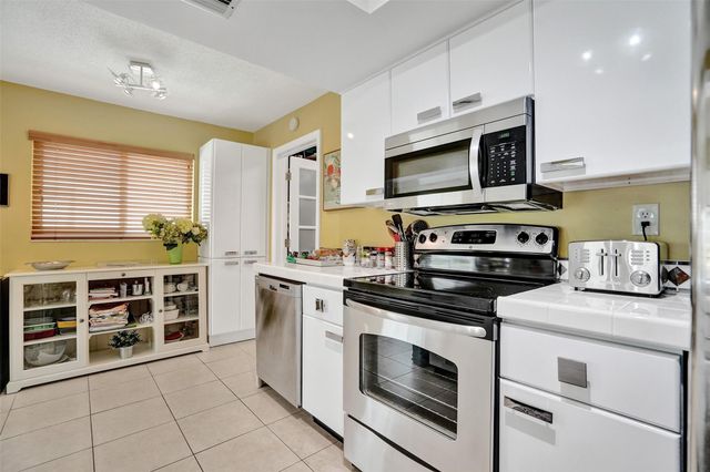 4519 NW 46th Ter, Tamarac, FL 33319