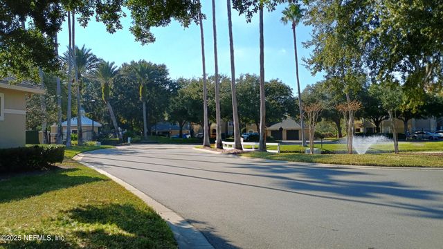1655 THE GREENS Way 2211, Jacksonville Beach, FL 32250