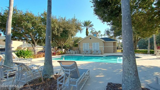 1655 THE GREENS Way 2211, Jacksonville Beach, FL 32250