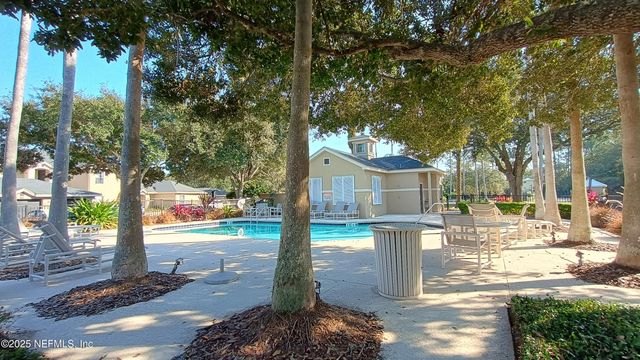 1655 THE GREENS Way 2211, Jacksonville Beach, FL 32250