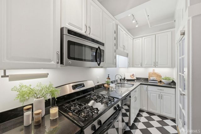 1452 Waller Street 2, San Francisco, CA 94117