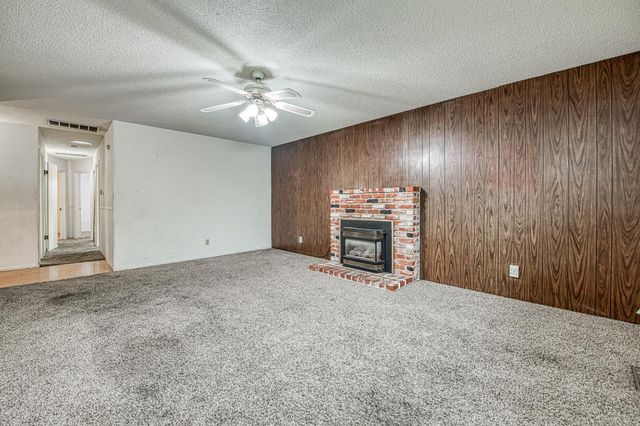 4921 E Oslin, Fresno, CA 93727