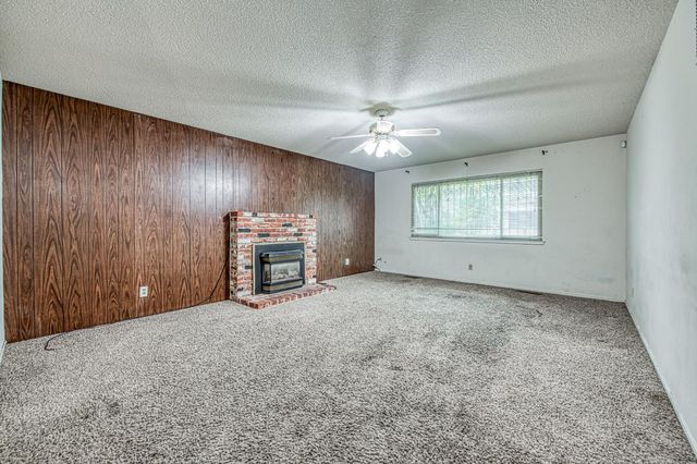 4921 E Oslin, Fresno, CA 93727