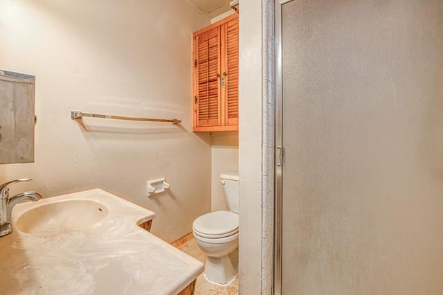 4921 E Oslin, Fresno, CA 93727