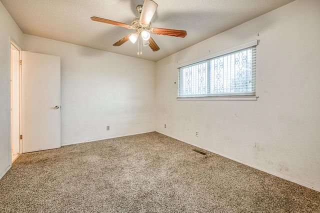 4921 E Oslin, Fresno, CA 93727