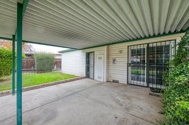 4921 E Oslin, Fresno, CA 93727