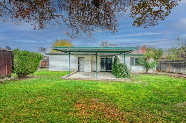 4921 E Oslin, Fresno, CA 93727