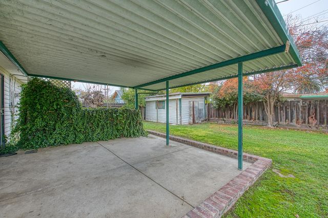 4921 E Oslin, Fresno, CA 93727