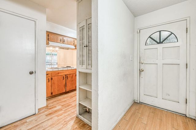 4921 E Oslin, Fresno, CA 93727