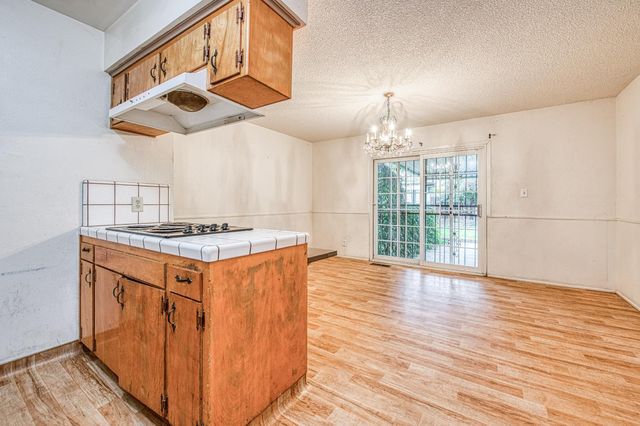 4921 E Oslin, Fresno, CA 93727