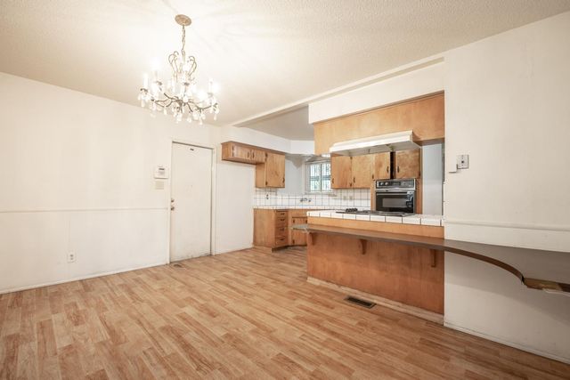 4921 E Oslin, Fresno, CA 93727