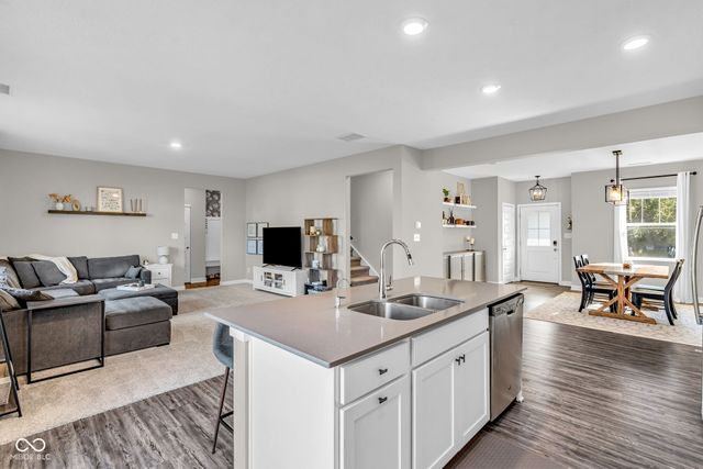 19964 Fenside Crossing, Westfield, IN 46074