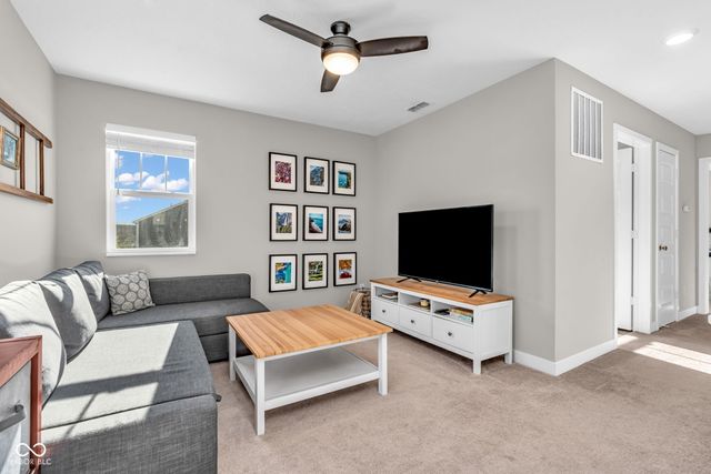 19964 Fenside Crossing, Westfield, IN 46074