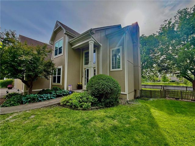 5920 NE Turquoise Drive, Lee's Summit, MO 64064