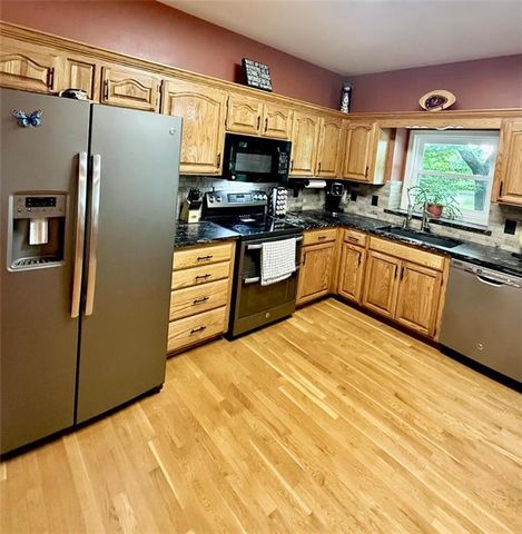 5920 NE Turquoise Drive, Lee's Summit, MO 64064