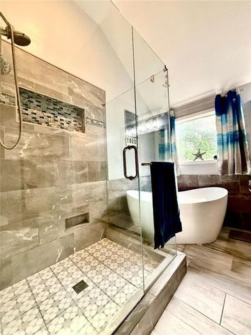 5920 NE Turquoise Drive, Lee's Summit, MO 64064
