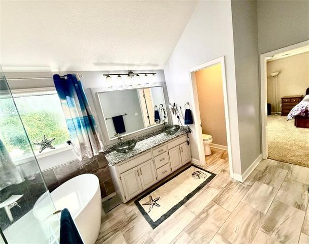 5920 NE Turquoise Drive, Lee's Summit, MO 64064