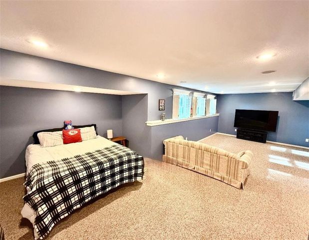 5920 NE Turquoise Drive, Lee's Summit, MO 64064