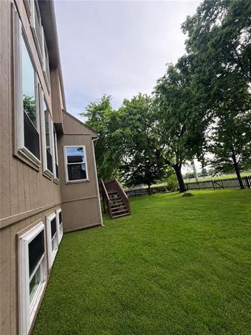 5920 NE Turquoise Drive, Lee's Summit, MO 64064