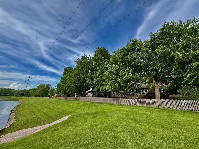 5920 NE Turquoise Drive, Lee's Summit, MO 64064