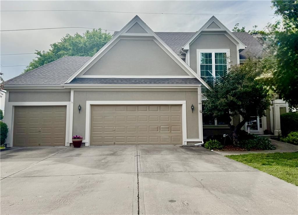 5920 NE Turquoise Drive, Lee's Summit, MO 64064