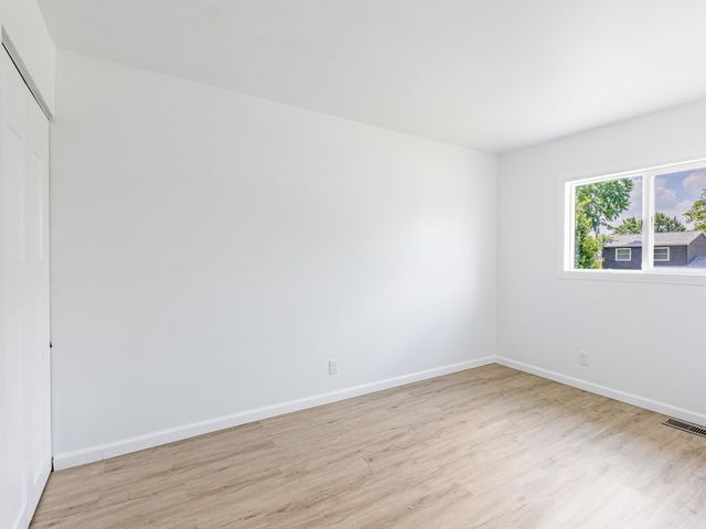 228 Riverside Drive, Bolingbrook, IL 60440