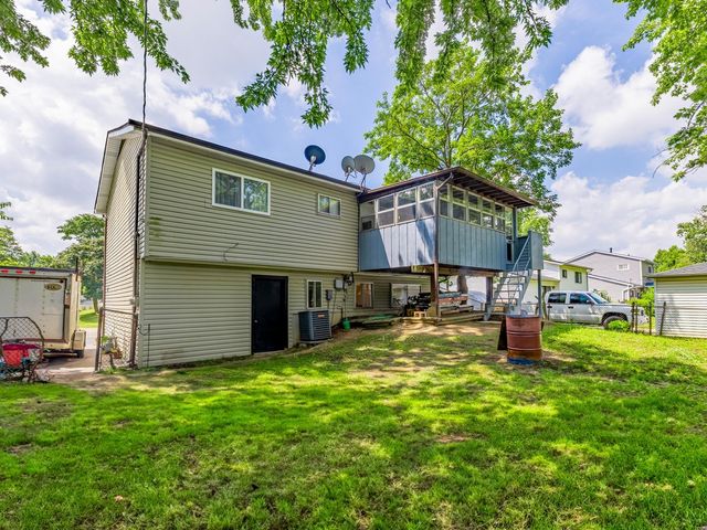 228 Riverside Drive, Bolingbrook, IL 60440