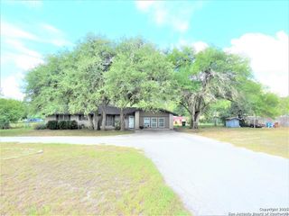 210 Loma Linda, Beeville, TX 78102