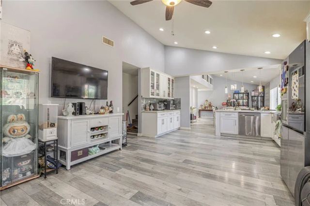2078 N Swindon, Simi Valley, CA 93063