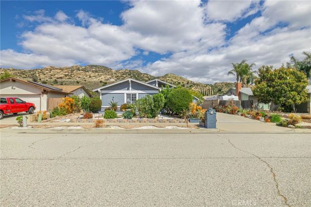 2078 N Swindon, Simi Valley, CA 93063