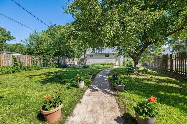 1905 Laurel Avenue, Saint Paul, MN 55104