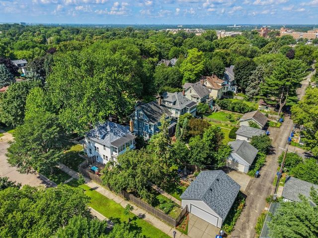 1905 Laurel Avenue, Saint Paul, MN 55104