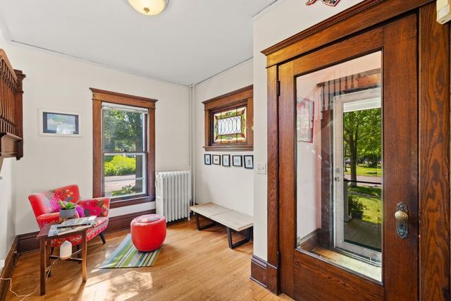 1905 Laurel Avenue, Saint Paul, MN 55104