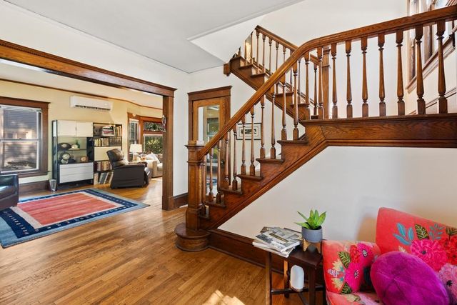 1905 Laurel Avenue, Saint Paul, MN 55104