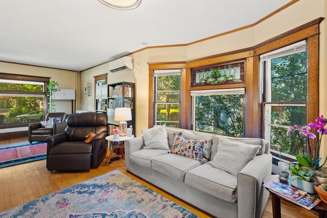 1905 Laurel Avenue, Saint Paul, MN 55104