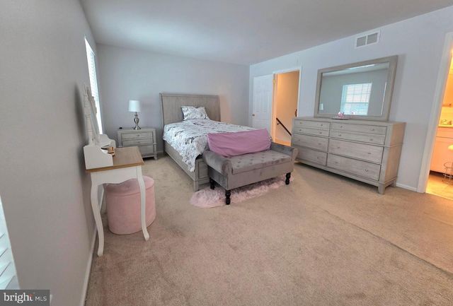 1159 WINTERTIDE DR, Harrisburg, PA 17111