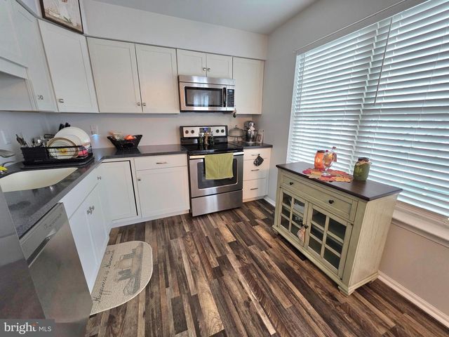 1159 WINTERTIDE DR, Harrisburg, PA 17111