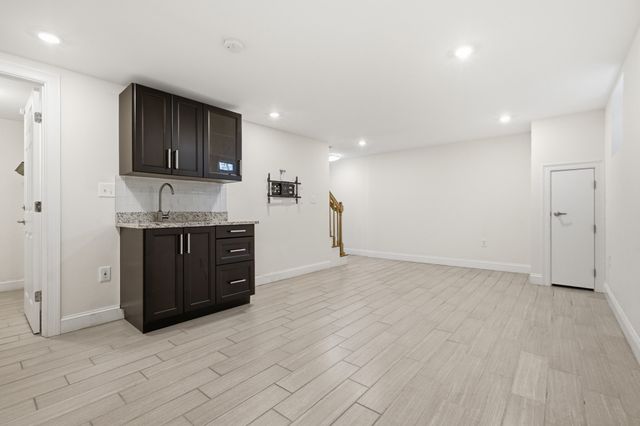 65 High Street 1, Woburn, MA 01801
